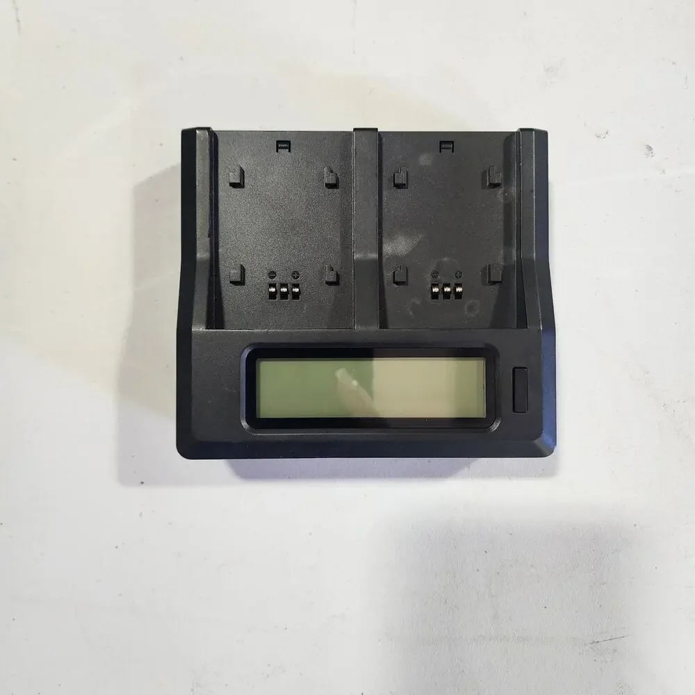 GREEN EXTREME Universal Dual Digital Battery Charger for Camera Batteries